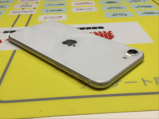 iPhoneSE3バッテリー修理　データをそのまま・最短即日修理のスマホ修理工房港北店にご相談ください！