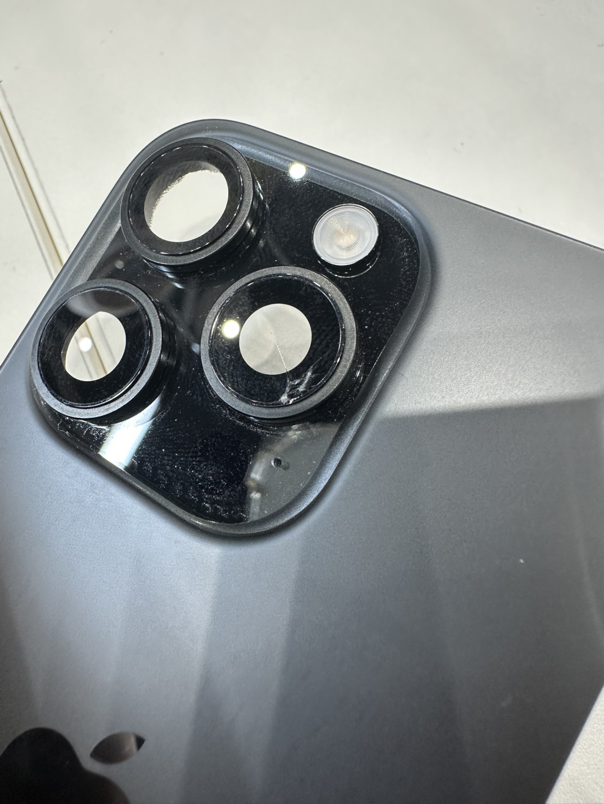 iPhone 16ProMax（アイフォン）のカメラレンズ割れはスマホ修理工房イオンモール福岡店で即日修理可能です！