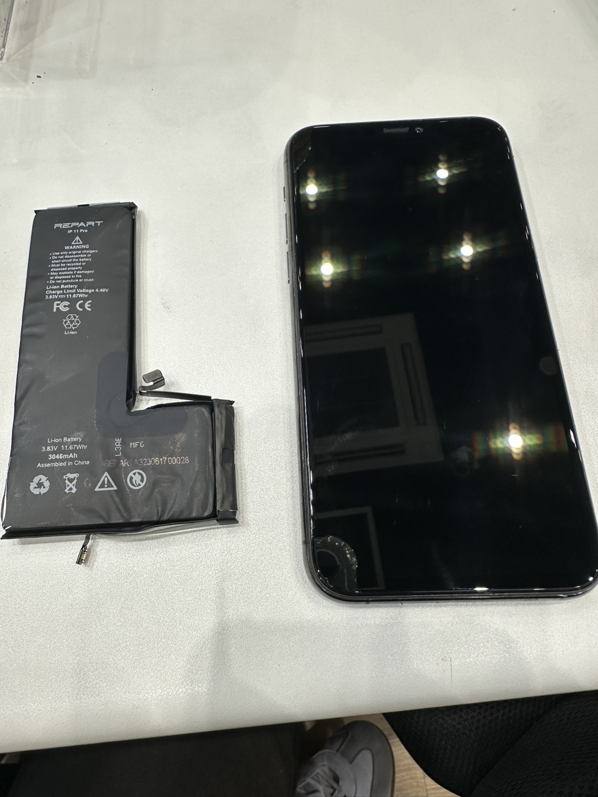 iPhone 11Pro（アイフォン）のバッテリー交換はスマホ修理工房イオンモール福岡店で即日修理可能です！