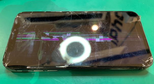 iPhoneXs画面修理【スマホ修理工房ALCo越谷店】