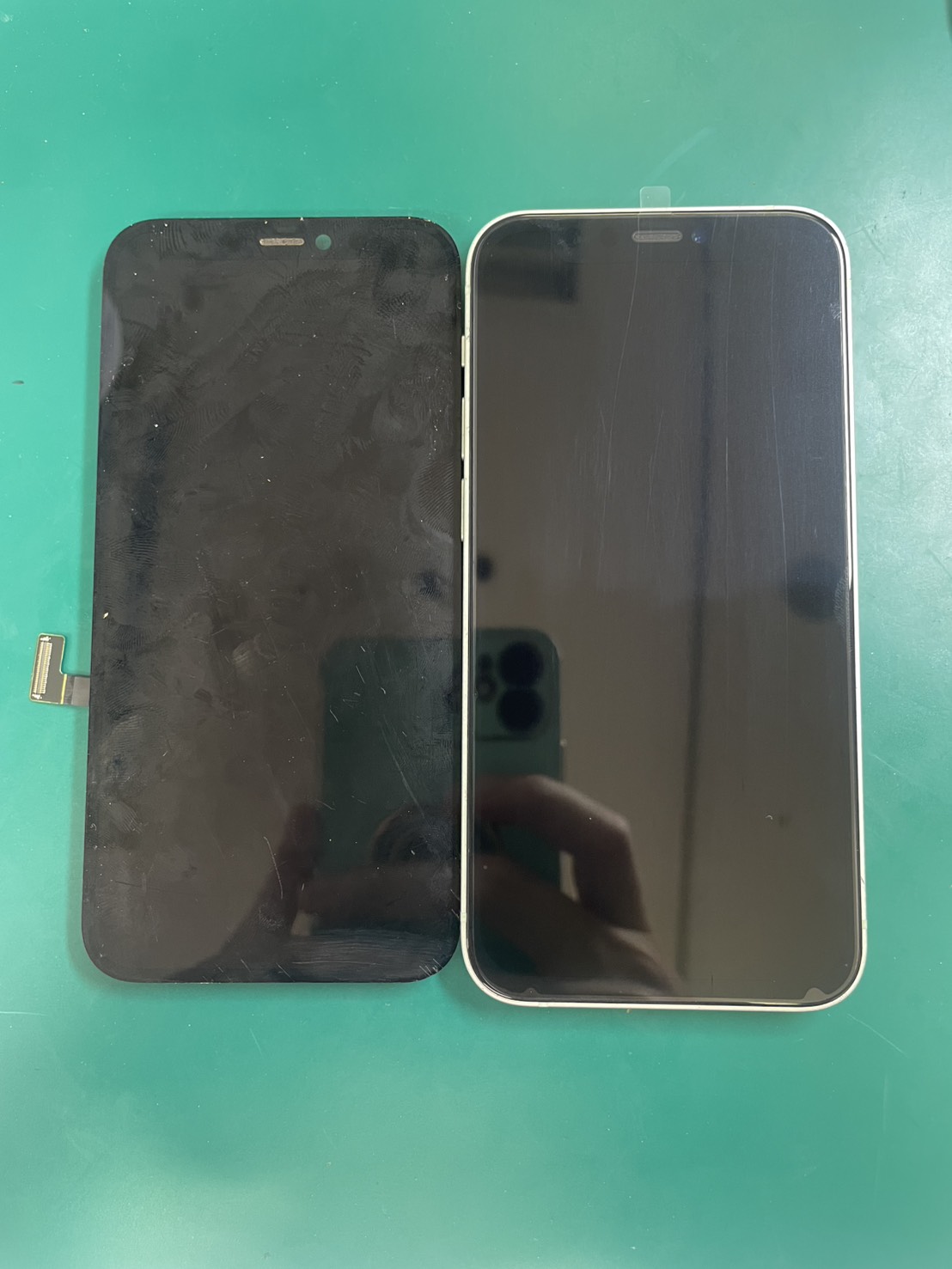 iPhone12miniの画面交換修理を行いました！