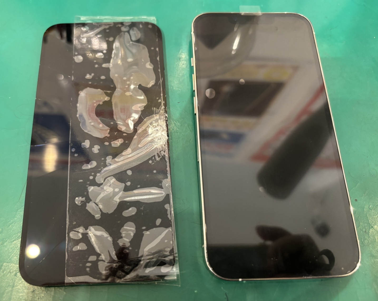 iPhone(アイフォン) 13の液晶画面パネル交換修理【スマホ修理工房新百合丘オーパ店】