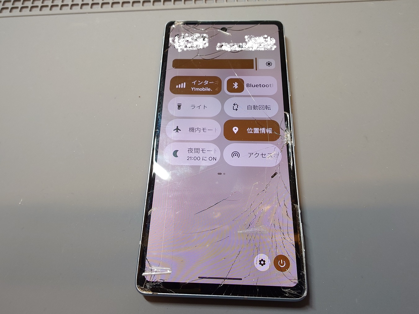 Google Pixel7a(グーグルピクセル7エー)画面が割れてしまった…！直せば使えます！【スマホ修理工房札幌店】