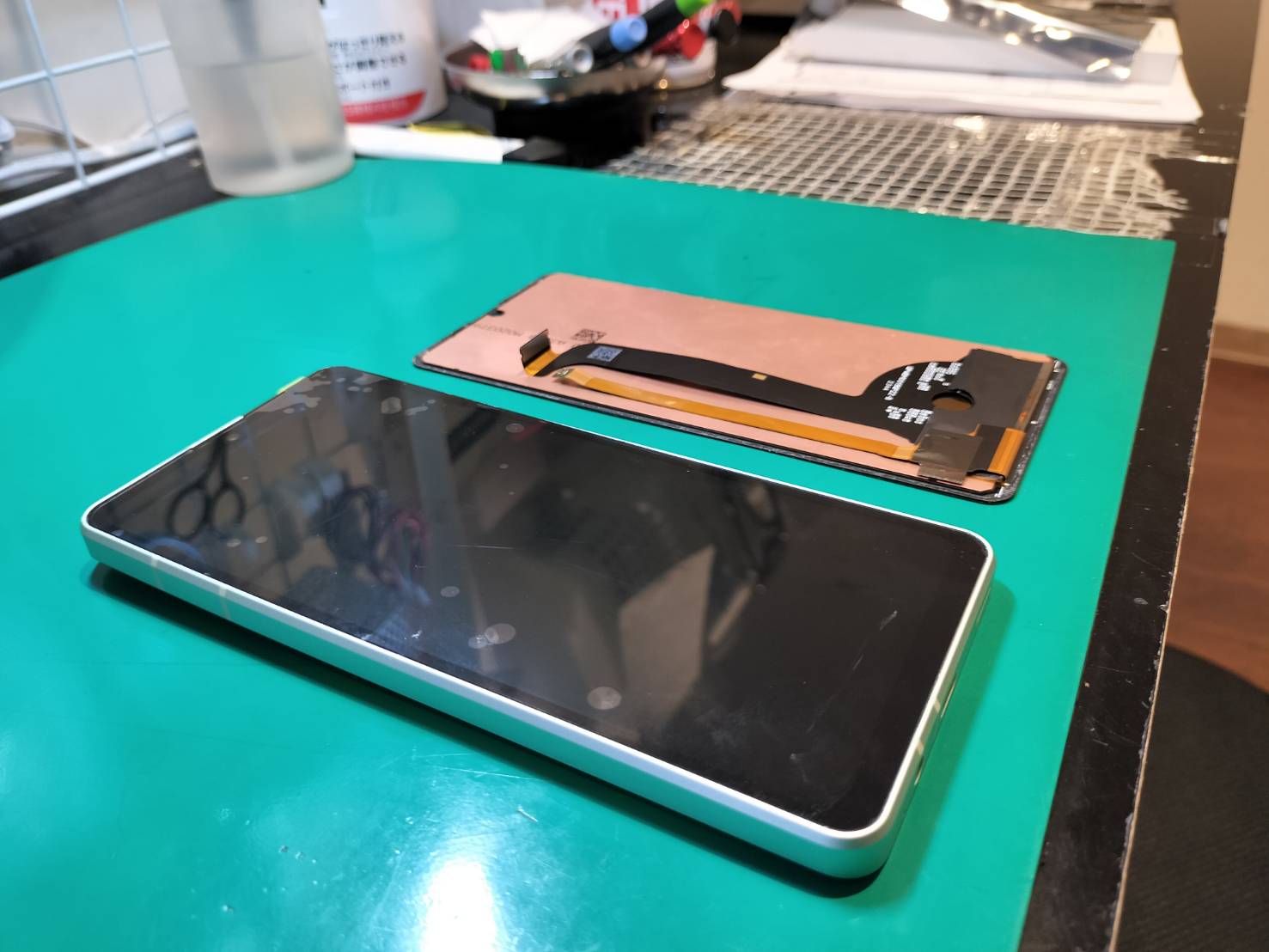 AQUOS sense8（アクオス センス8）の画面交換【スマホ修理工房 調布パルコ店】