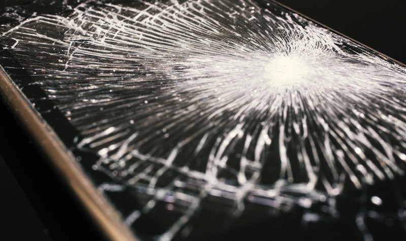 液晶に線が？！　当店におまかせあれ！