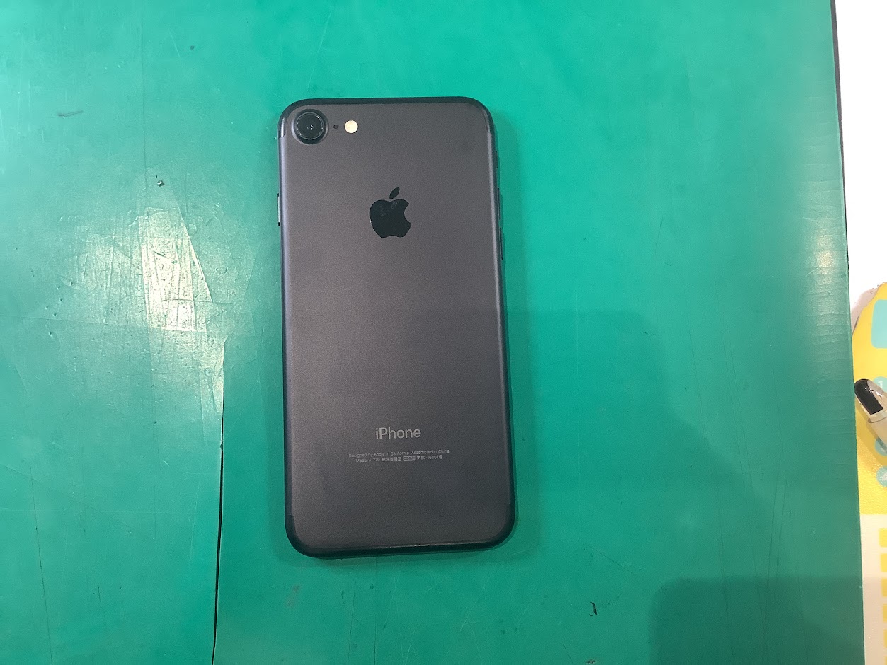 iPhone8のバッテリー交換ならデータをそのまま・最短即日修理のスマホ修理工房西八王子店にご相談ください！