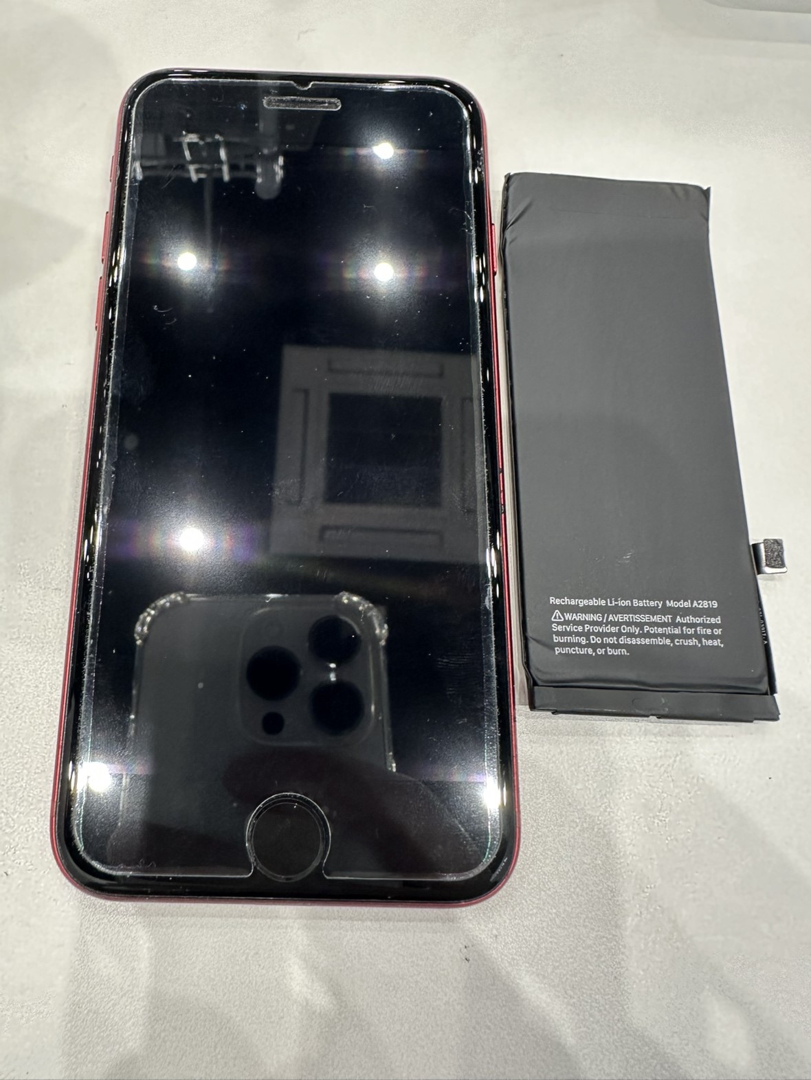 iPhone 14（アイフォン）のバッテリー交換はスマホ修理工房イオンモール福岡店で即日修理可能です！