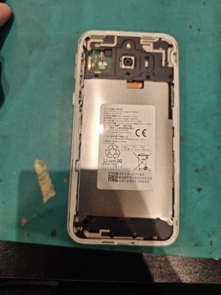 電池がすぐ切れてしまう　シンプルスマホ４のバッテリー交換ご依頼いただきました！！【スマホ修理工房北千住マルイ店】