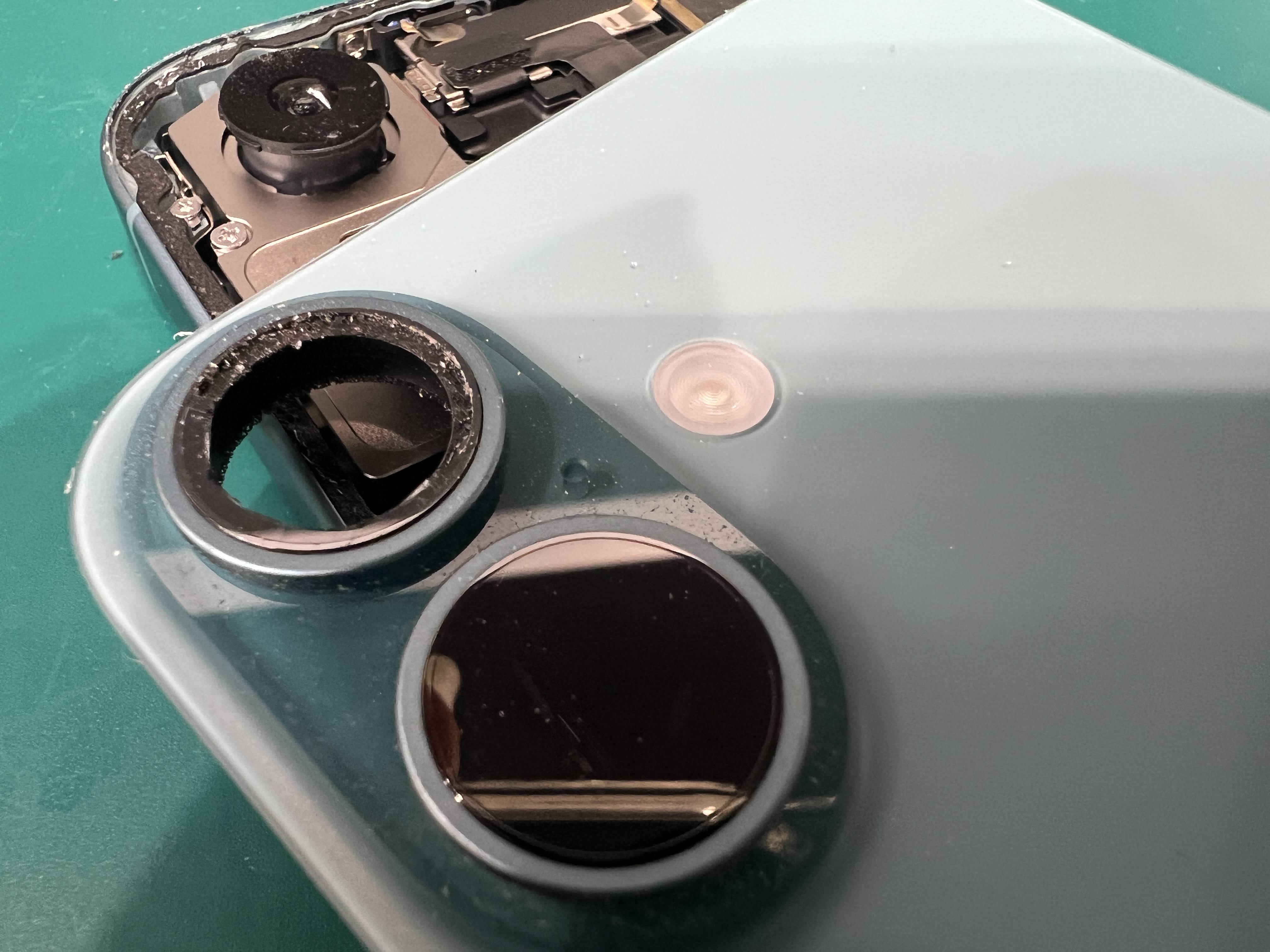 iPhone16（アイフォン）アウトカメラレンズ破損の修理依頼 【修理日記