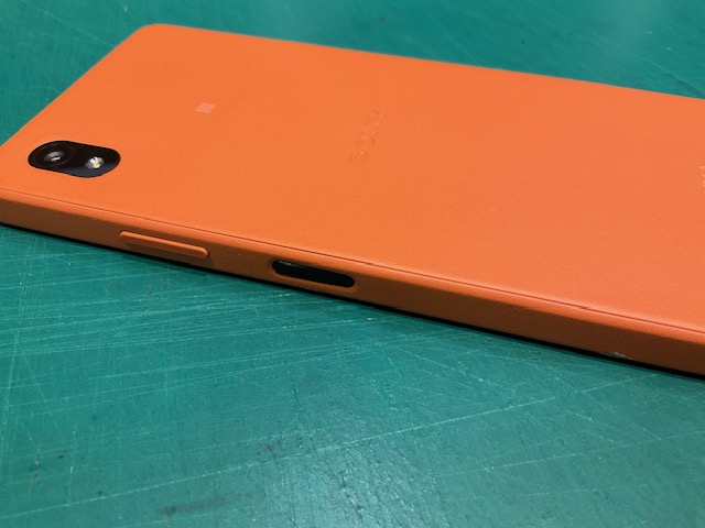 Xperia AceⅢ　電源ボタンが押せない！電源ボタンパーツ交換　スマホ修理工房浦和パルコ店