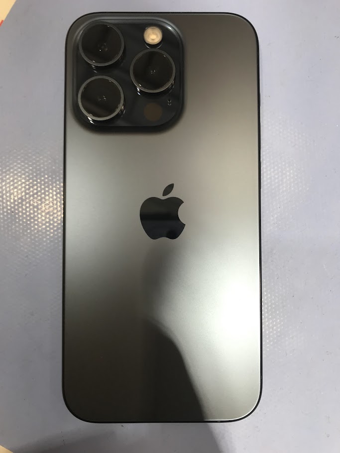 iPhone15proの画面割れはスマホ修理工房へおまかせ下さい