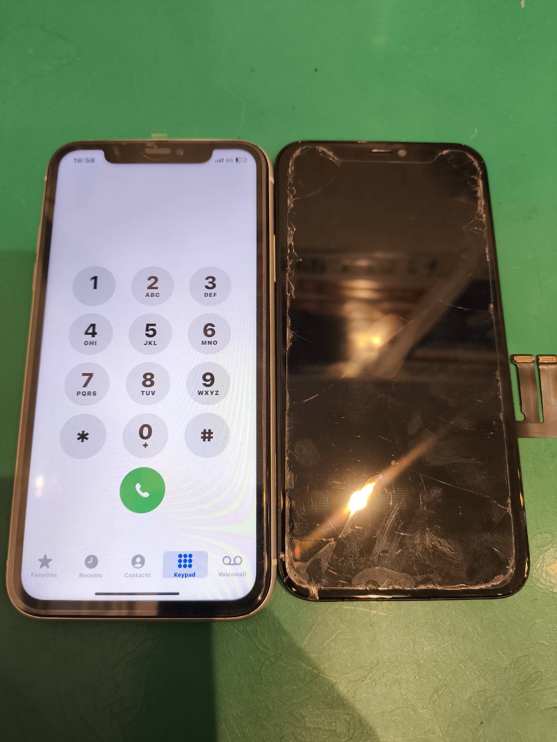 iPhone(アイフォン) 11の液晶画面パネル交換修理【スマホ修理工房新百合丘オーパ店】