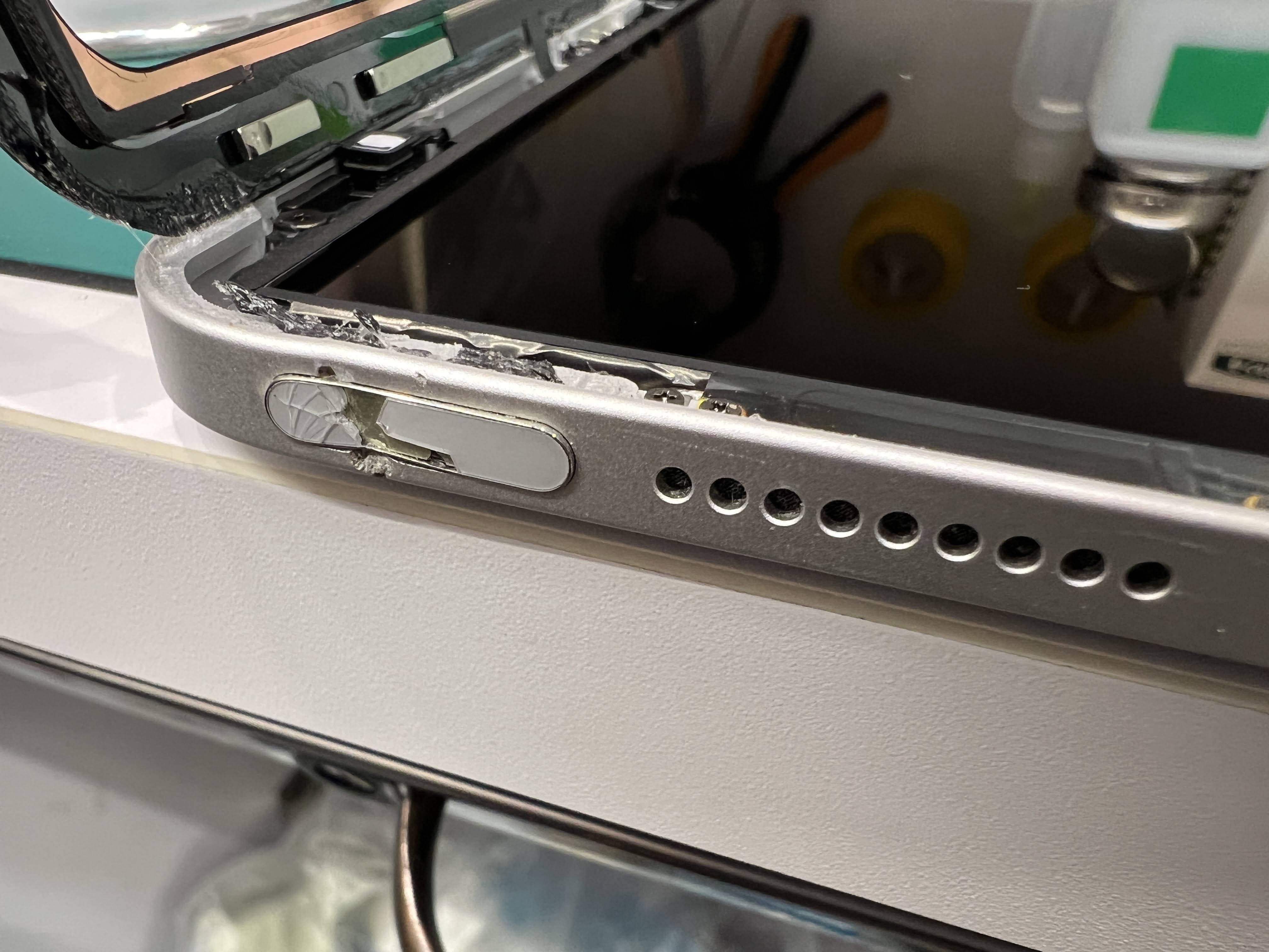 iPad第10世代（アイパッド）電源ボタン陥没修理｜勝手に押される症状を120分で改善！