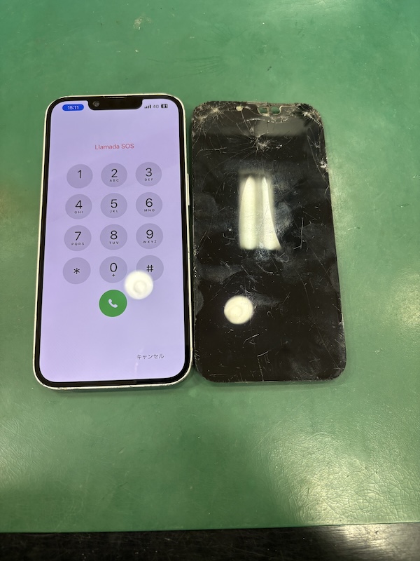 iPhone14 酔って投げたら画面ボロボロ表示もおかしい！？