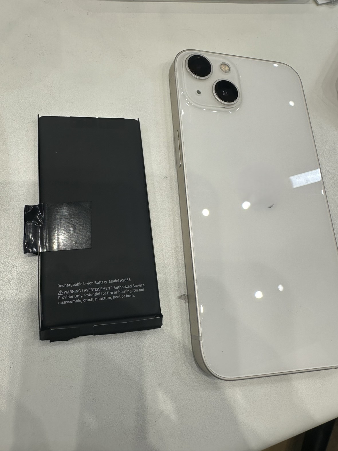 iPhone 13（アイフォン）のバッテリー交換はスマホ修理工房イオンモール福岡店で即日修理可能です！