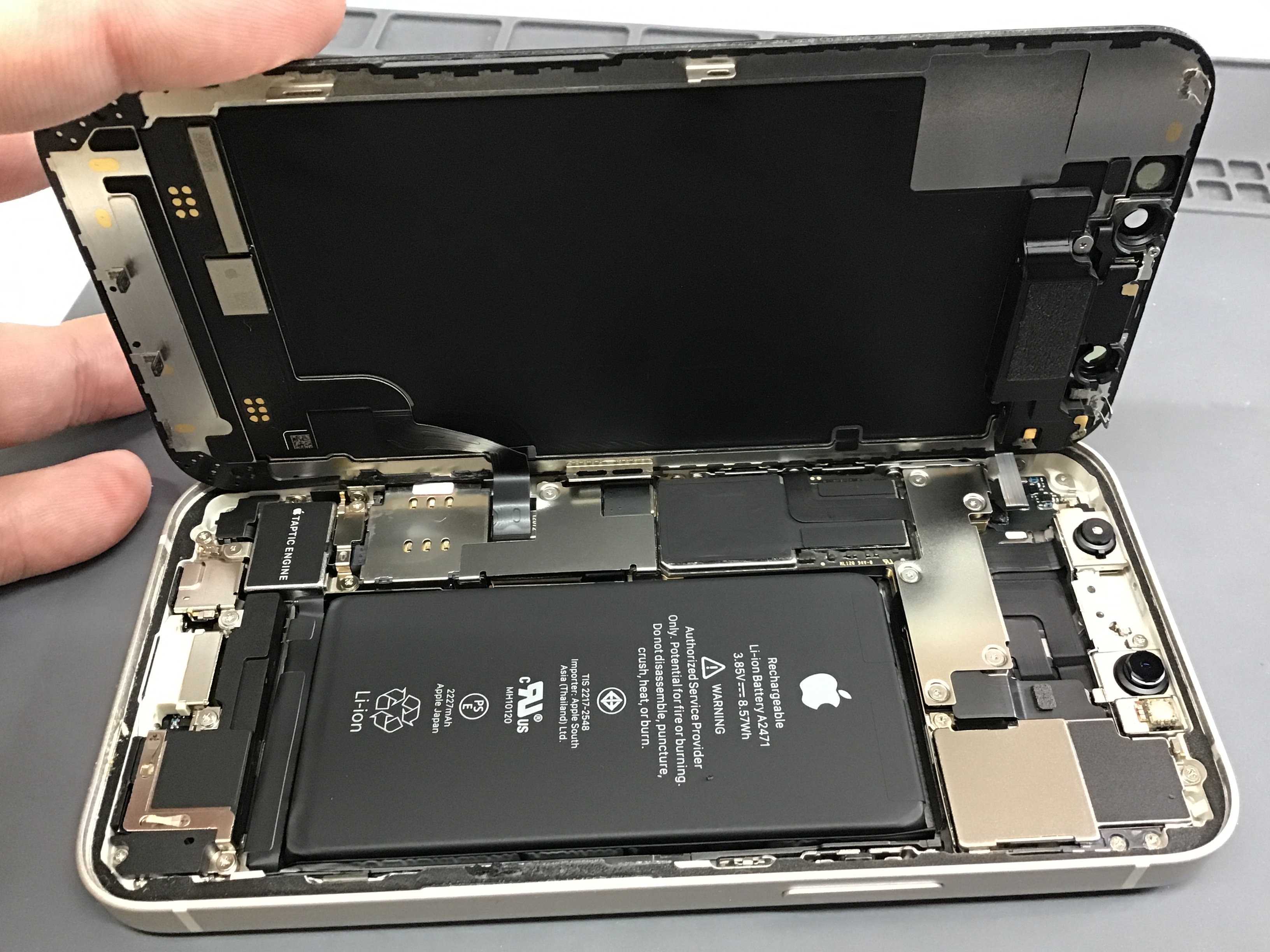 iPhone12miniのバッテリー交換は、データそのまま・即日修理のスマホ修理工房京王聖蹟桜ヶ丘ショッピングセンターB館店へ！