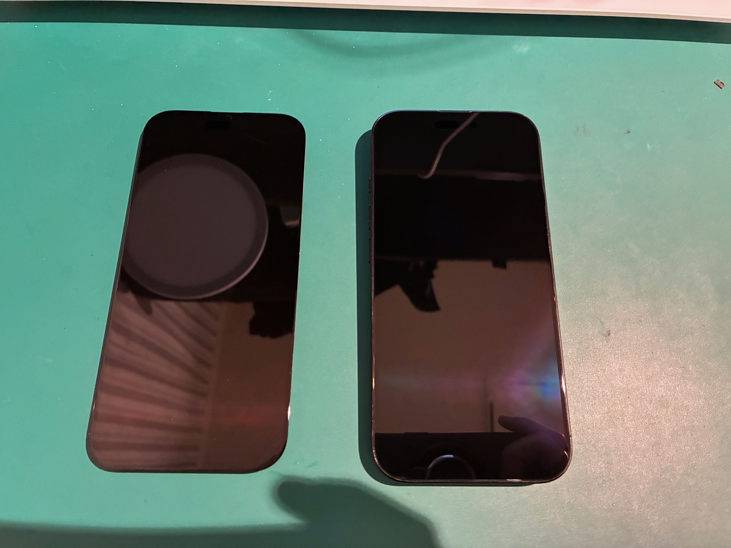 神戸市からお越しのお客様よりiPhone 16Proの画面交換をご依頼いただきました！