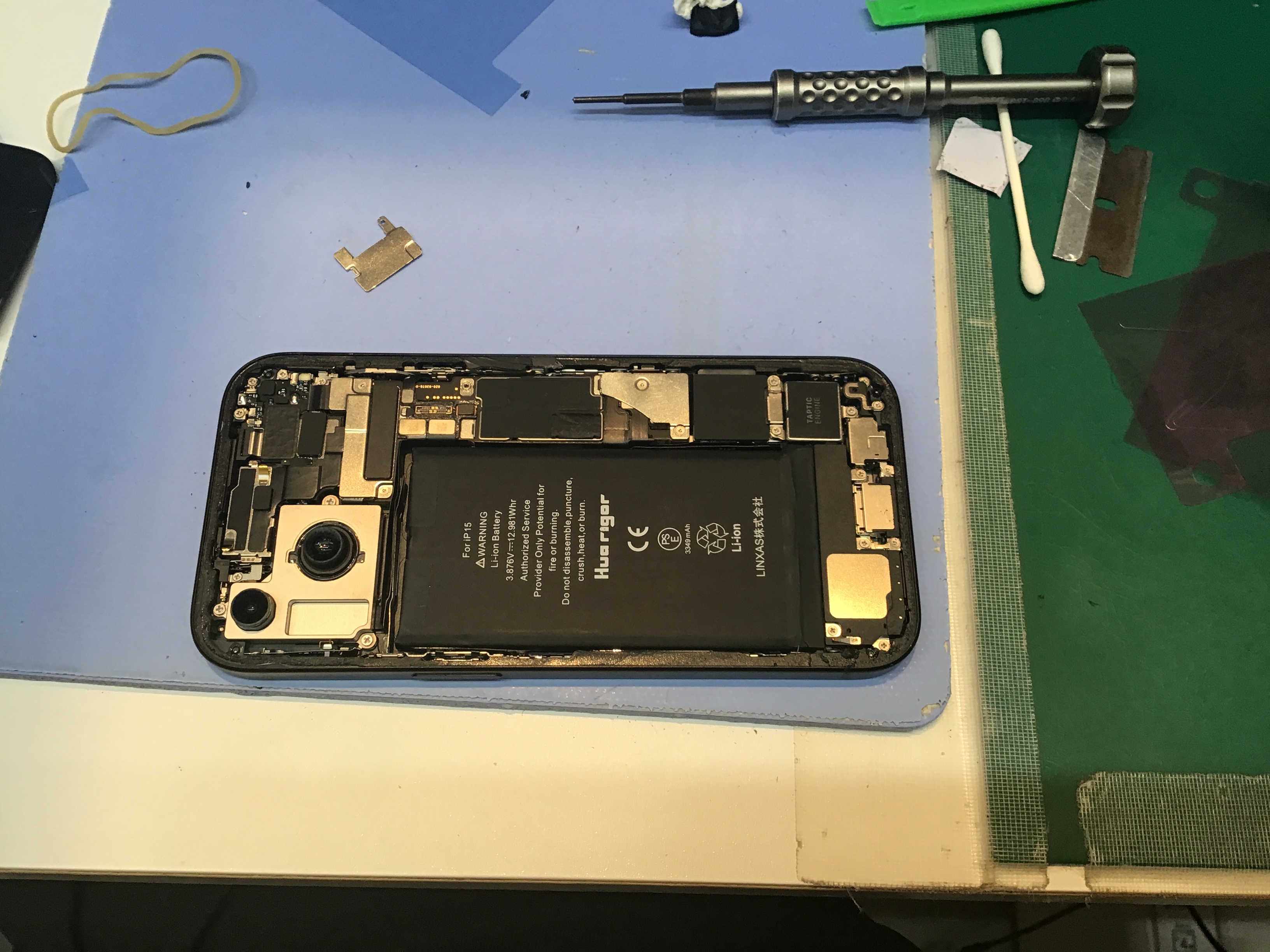 iPhone15のバッテリー交換は、データそのまま・即日修理のスマホ修理工房八王子オクトーレ店へ！