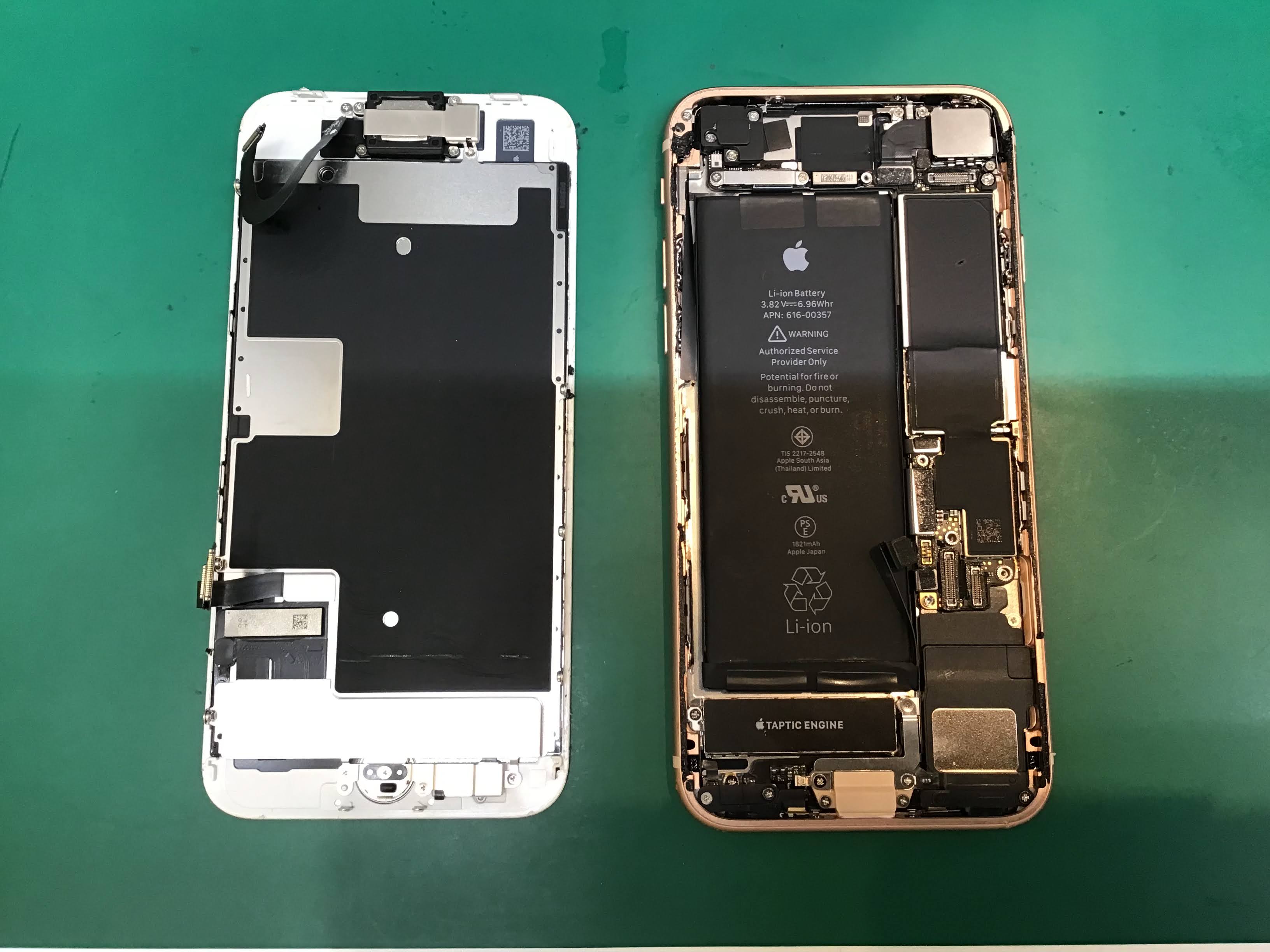 iPhone8のバッテリー交換は、データそのまま・即日修理のスマホ修理工房　中野店へ！