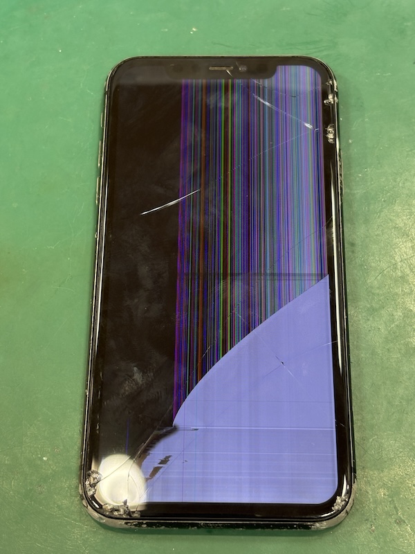 iPhone11 三回目の来店 落として液晶不良に、、