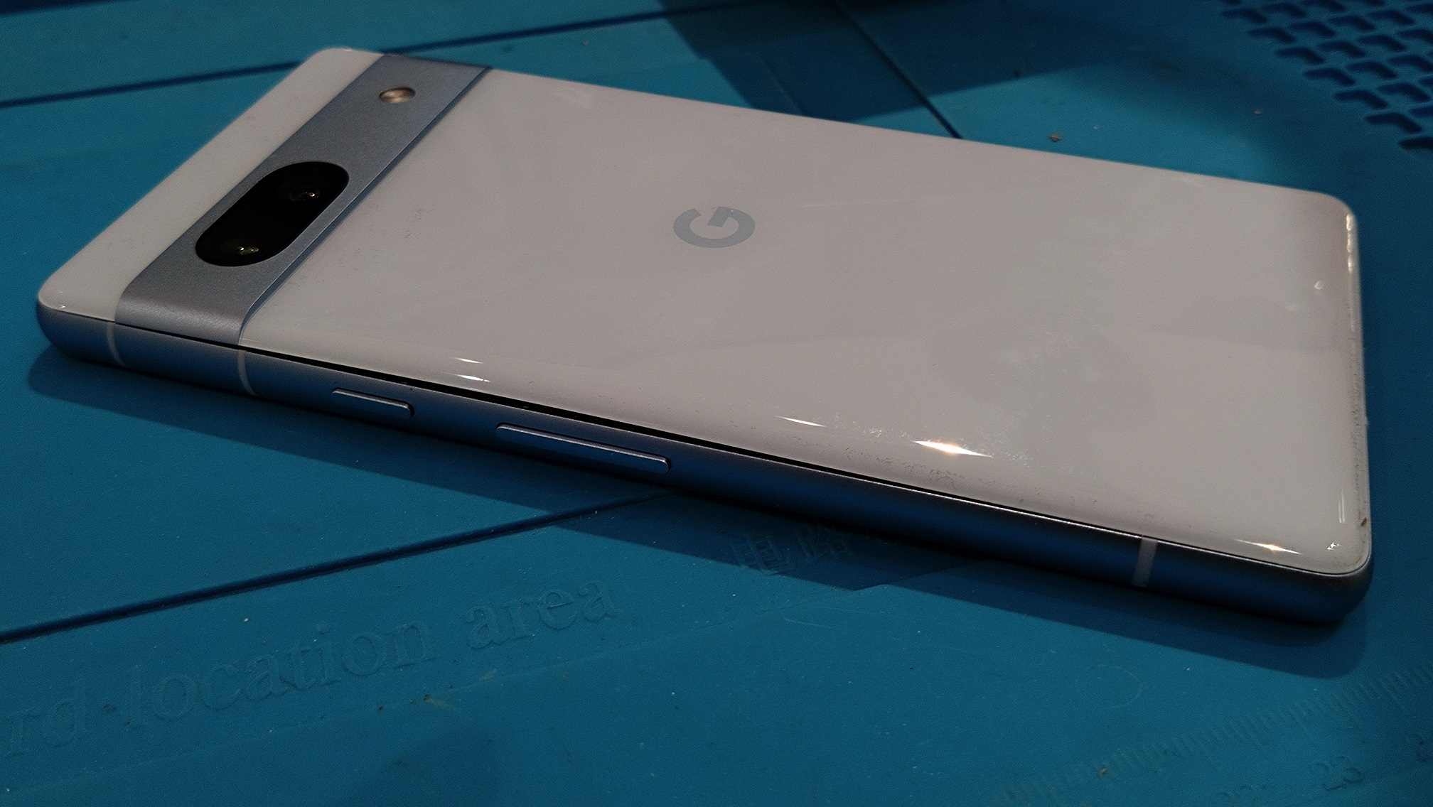 バッテリー膨張背面が浮いてしまったPixel7a（ピクセル）バッテリー交換修理を承りました！