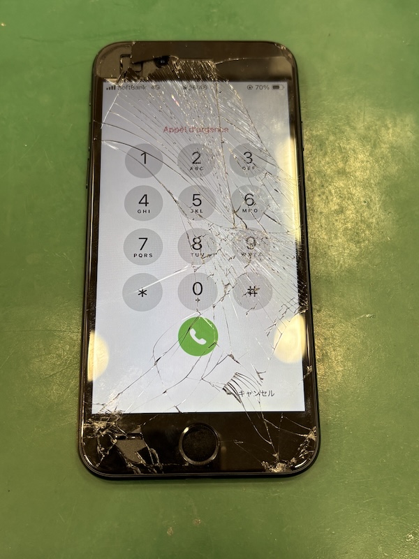 iPhoneSE2　2回ほど連続で落として画面割れとタッチ不良😭