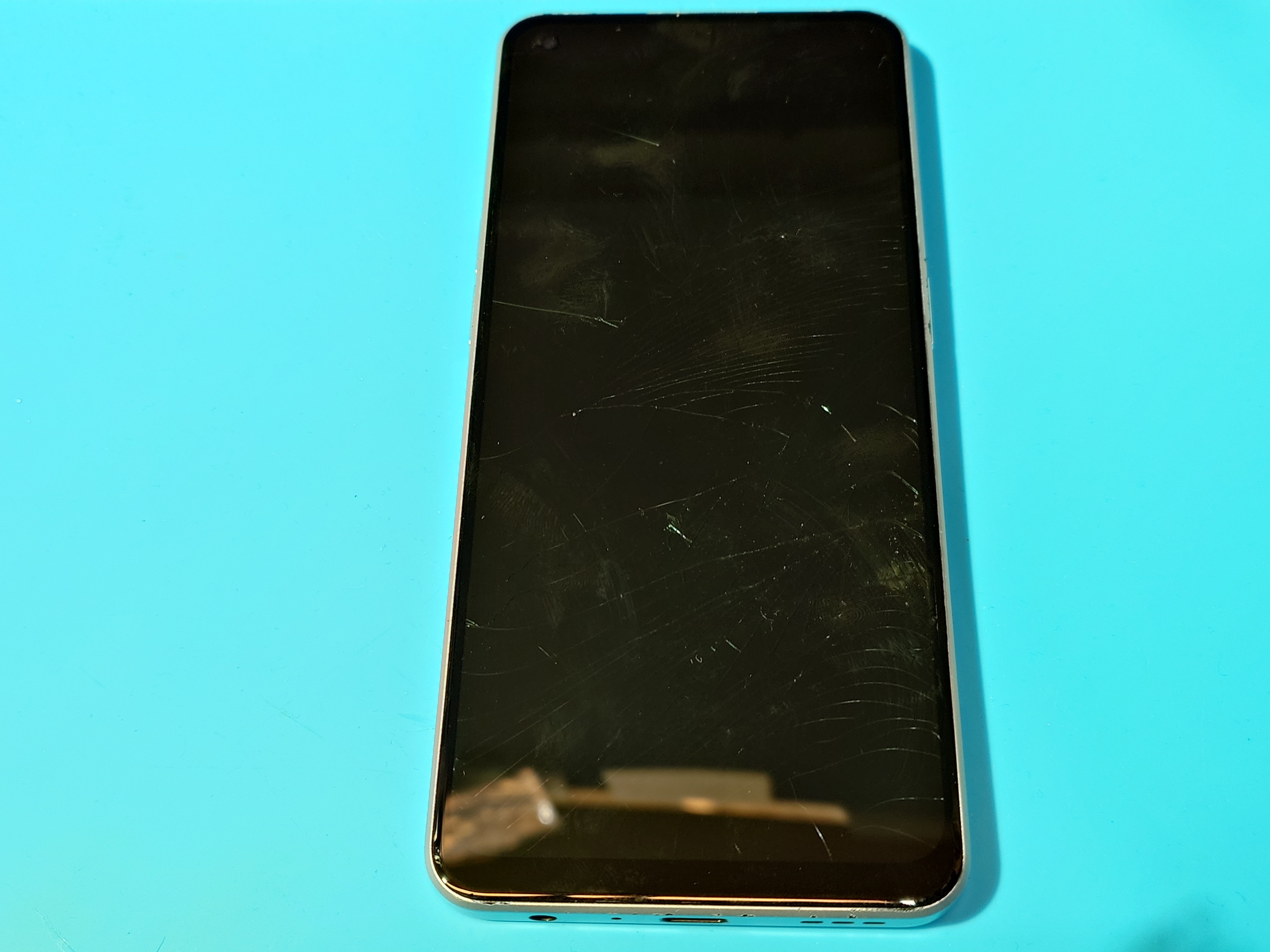 OPPO Reno7A(オッポリノ7エー)液晶破損！全く映らない(´;ω;｀)任せてください！直せます！【スマホ修理工房札幌店】