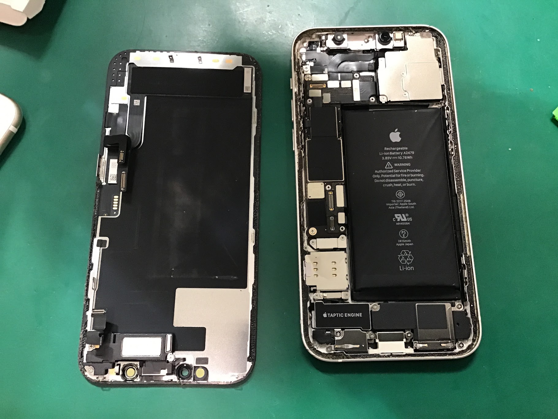 iPhone12の画面交換をさせていただきました