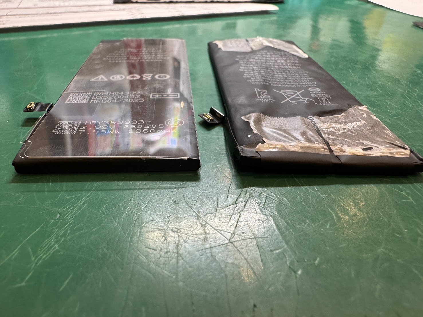 iPhone15 バッテリー膨張【スマホ修理工房ミーツ国分寺店】