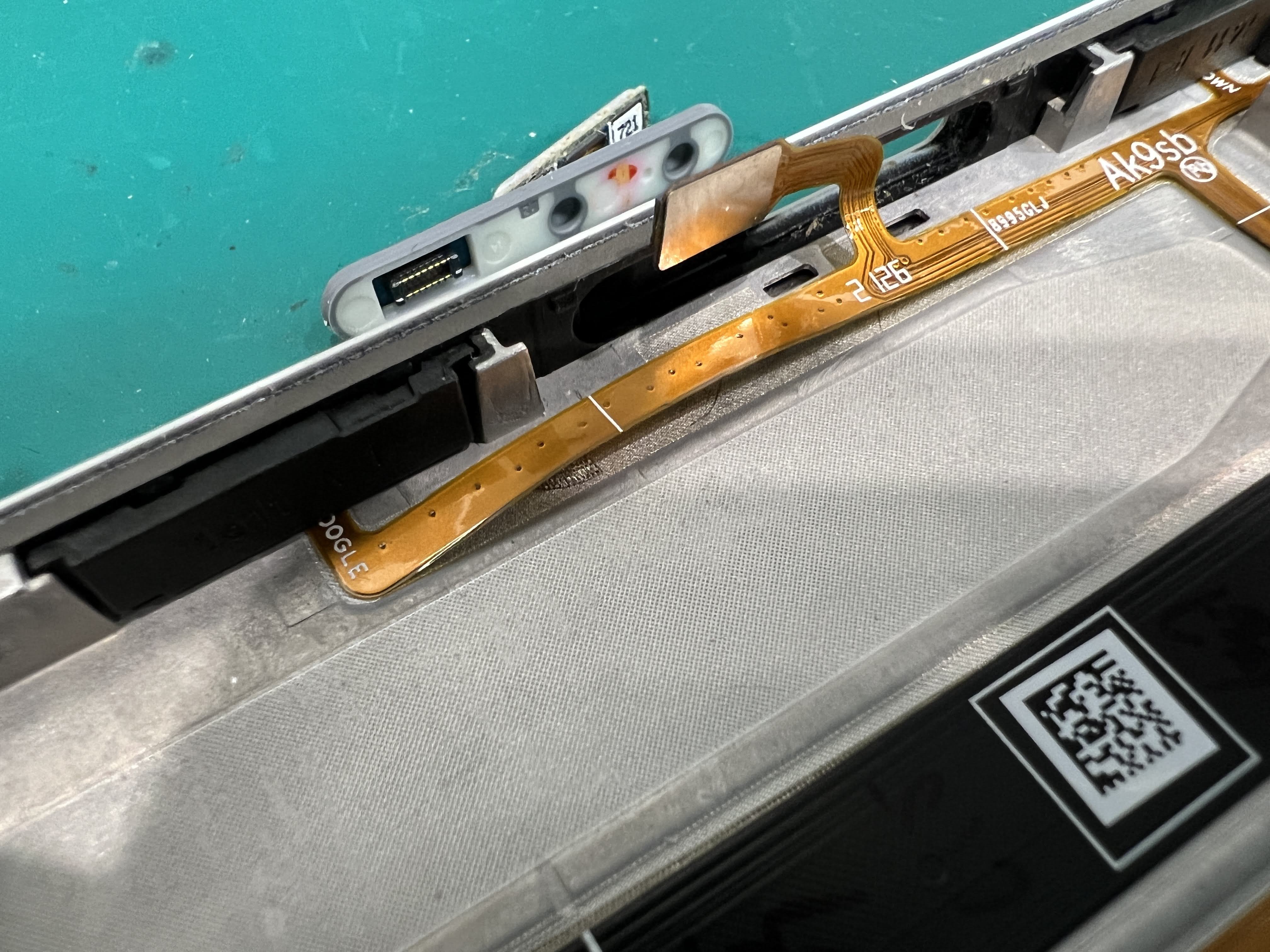 Xperia Ace Ⅲ（エクスペリア）電源ボタンが押した感触しなくなった！