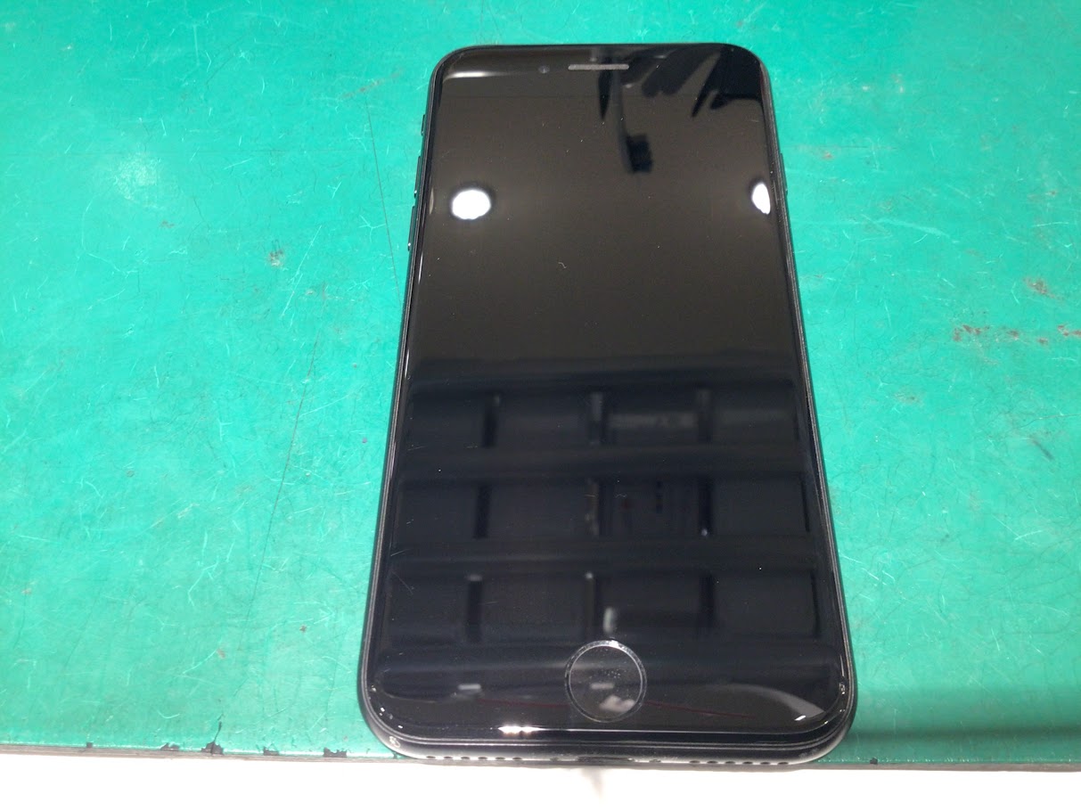 iPhoneSE2のバッテリー交換は、データそのまま・即日修理のスマホ修理工房京王聖蹟桜ヶ丘ショッピングセンターB館店へ！