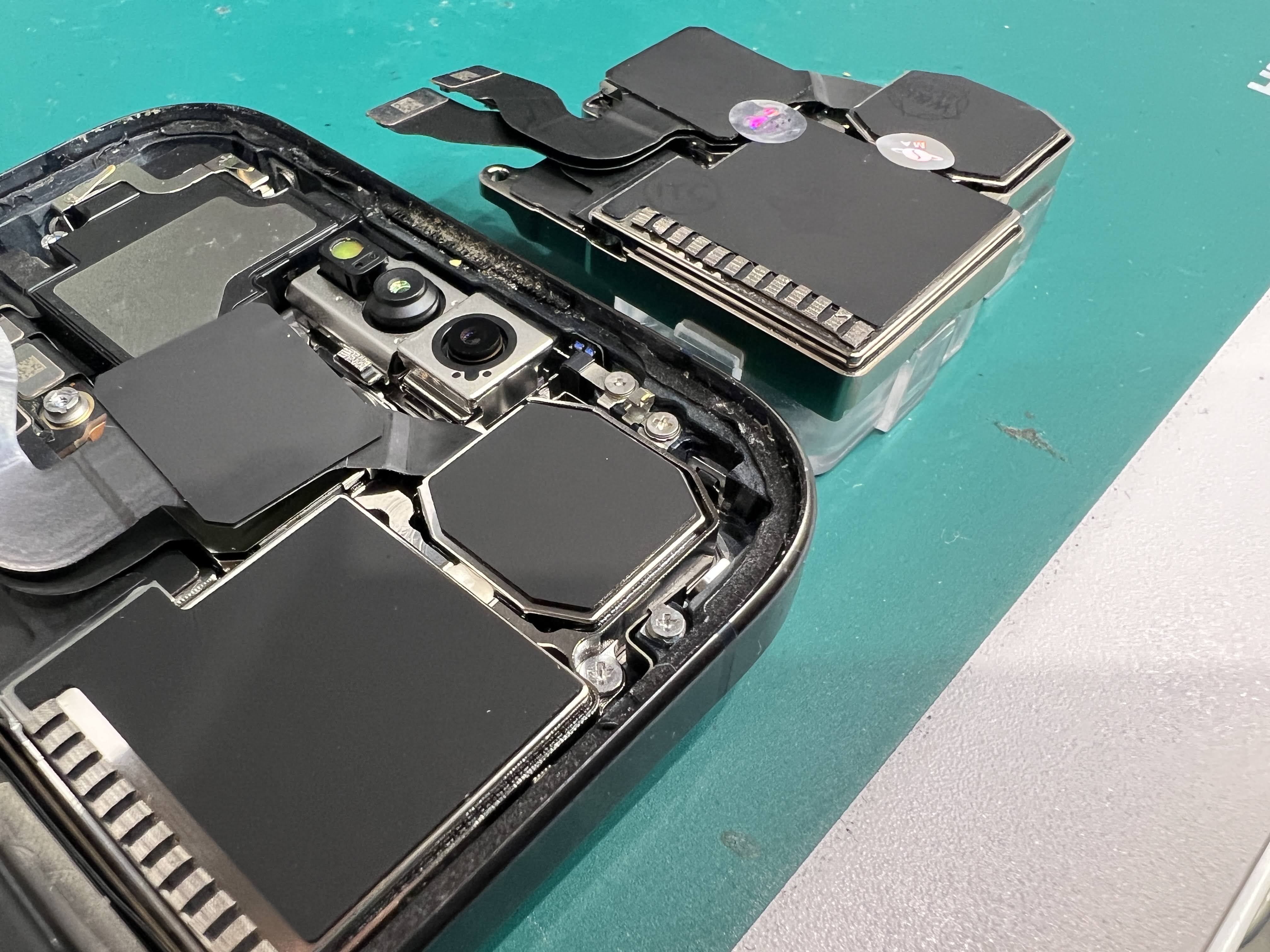 iPhone15 Pro（アイフォン）リアカメラのピント不良でご来店 【修理