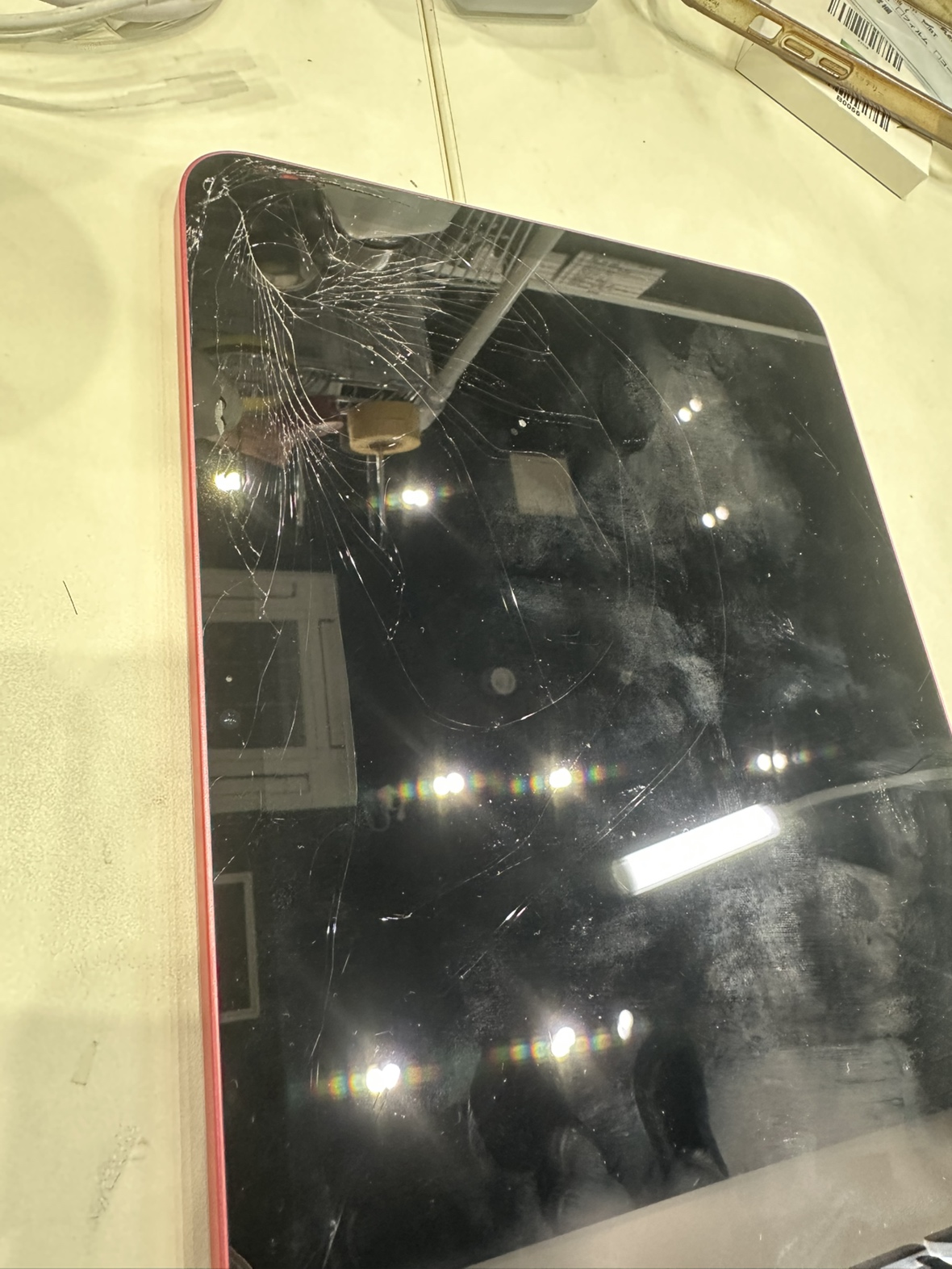 iPad 第10世代（アイパッド）の画面割れはスマホ修理工房イオンモール福岡店で即日修理可能です！