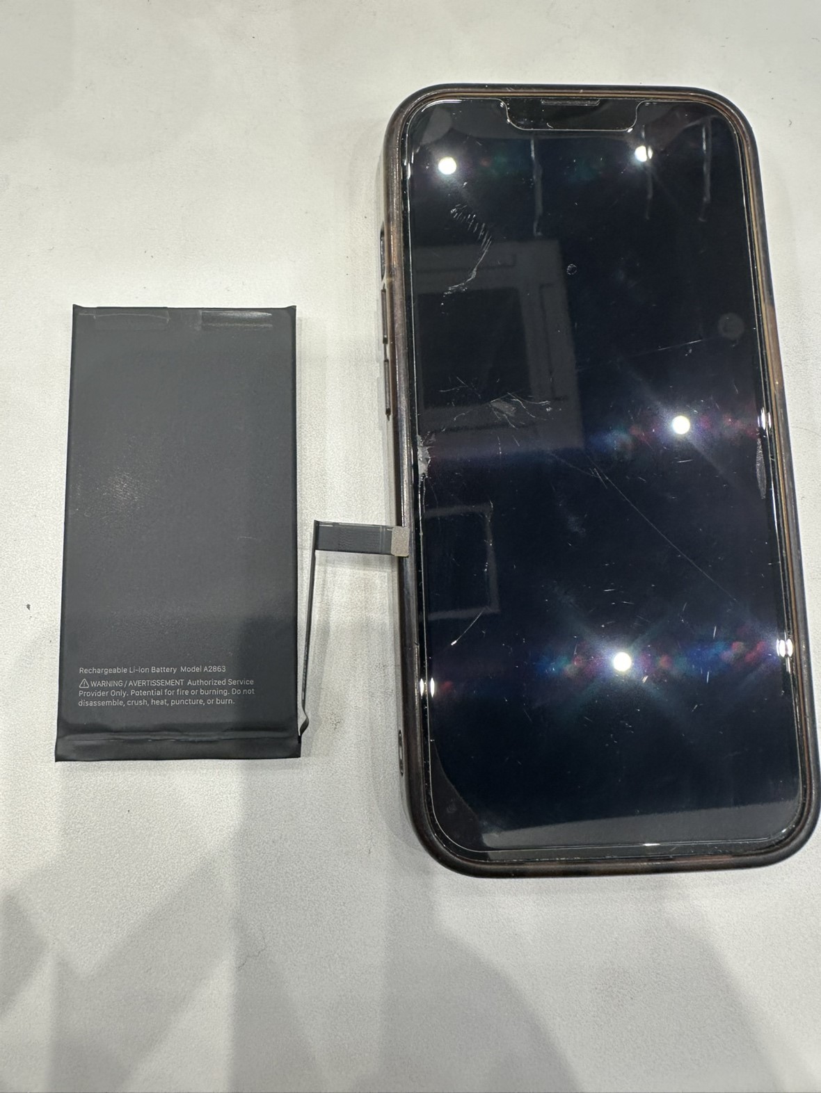 iPhone 14（アイフォン）のバッテリー交換はスマホ修理工房イオンモール福岡店で即日修理可能です！