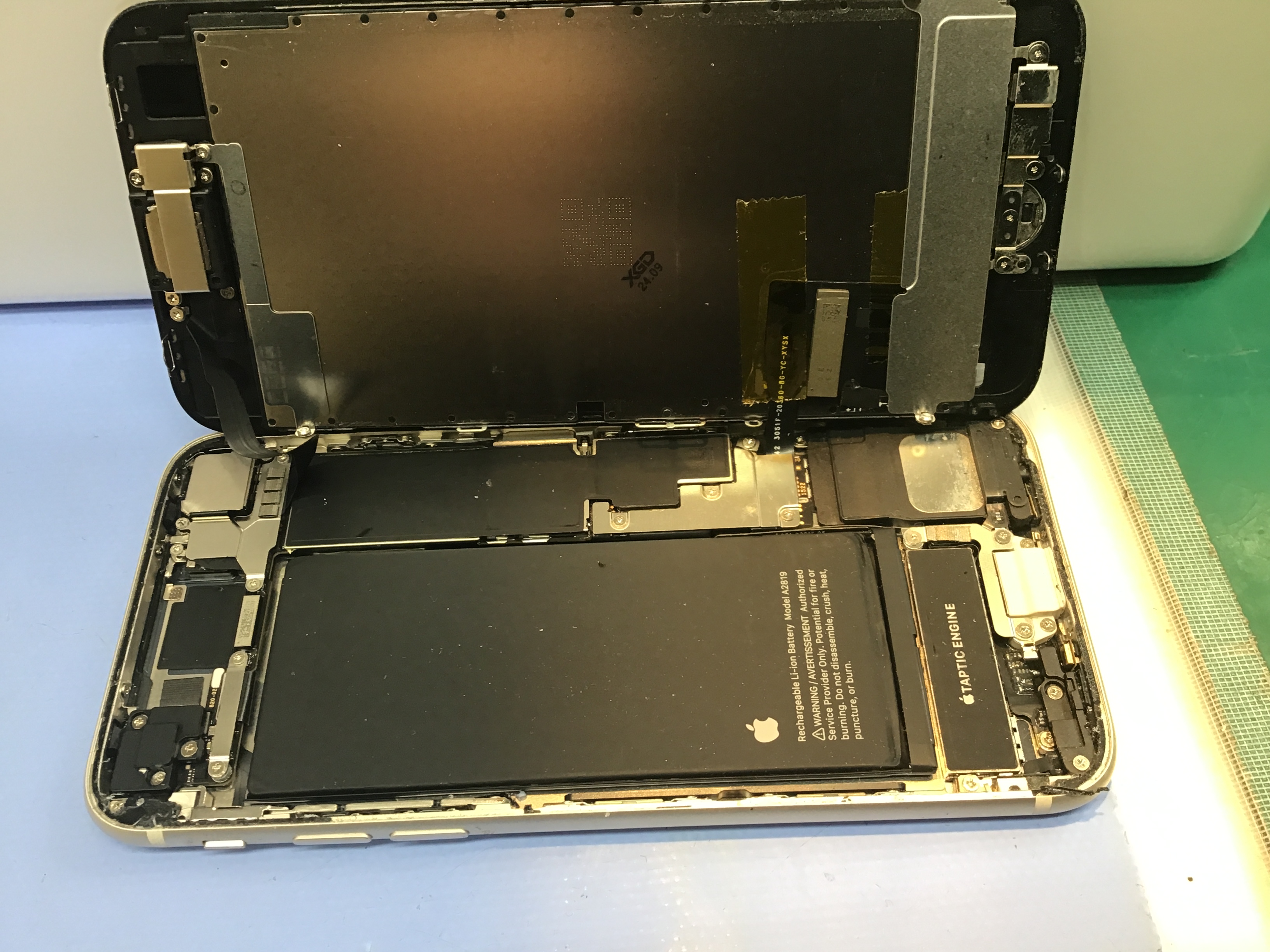 iPhoneのバッテリー交換は、データそのまま・即日修理のスマホ修理工房橋本駅店へ！