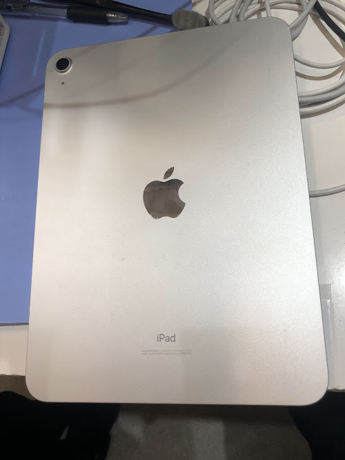 iPad 10　画面交換をさせて頂きました！