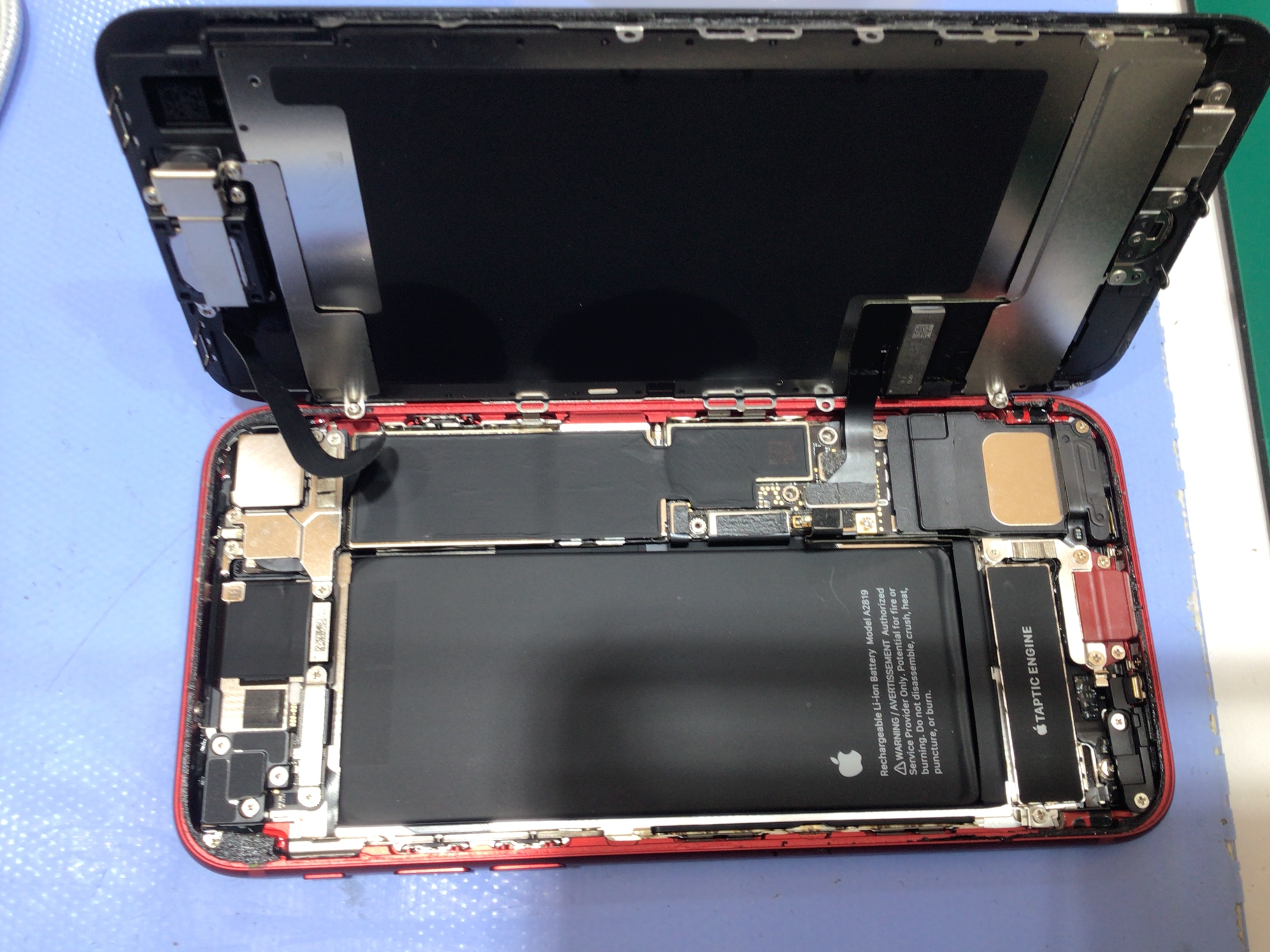 iPhoneSE3バッテリー修理　データをそのまま・最短即日修理のスマホ修理工房イーアス高尾店にご相談下さい！