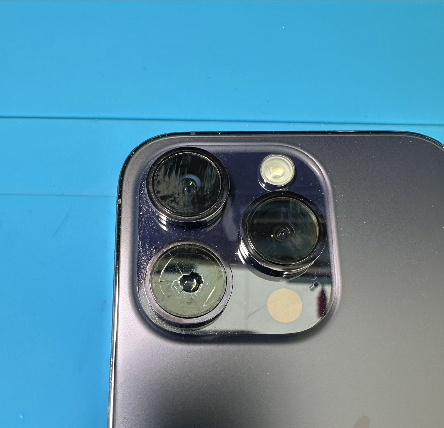 【iPhone14Pro】カメラのレンズが割れた、そんな時はスマホ修理工房カインズ前橋吉岡店へ！