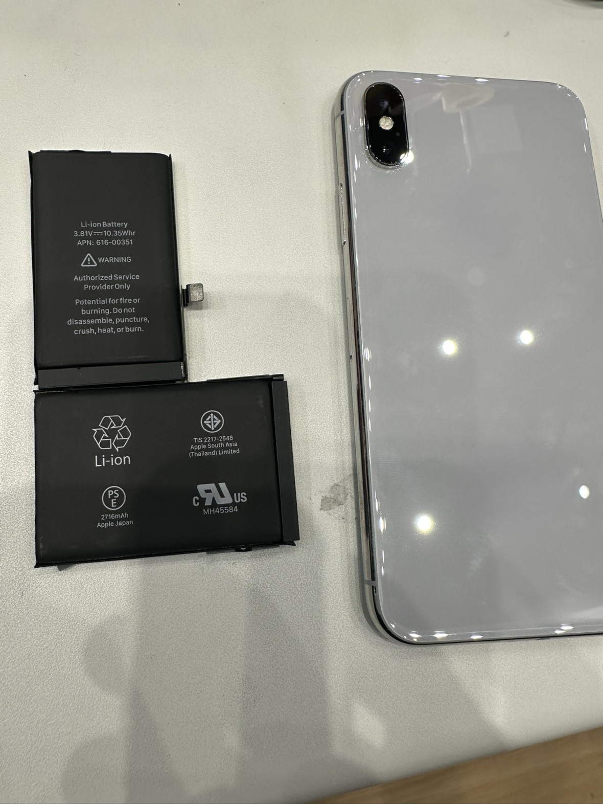 iPhone X（アイフォン）のバッテリー交換はスマホ修理工房イオンモール福岡店で即日修理可能です！