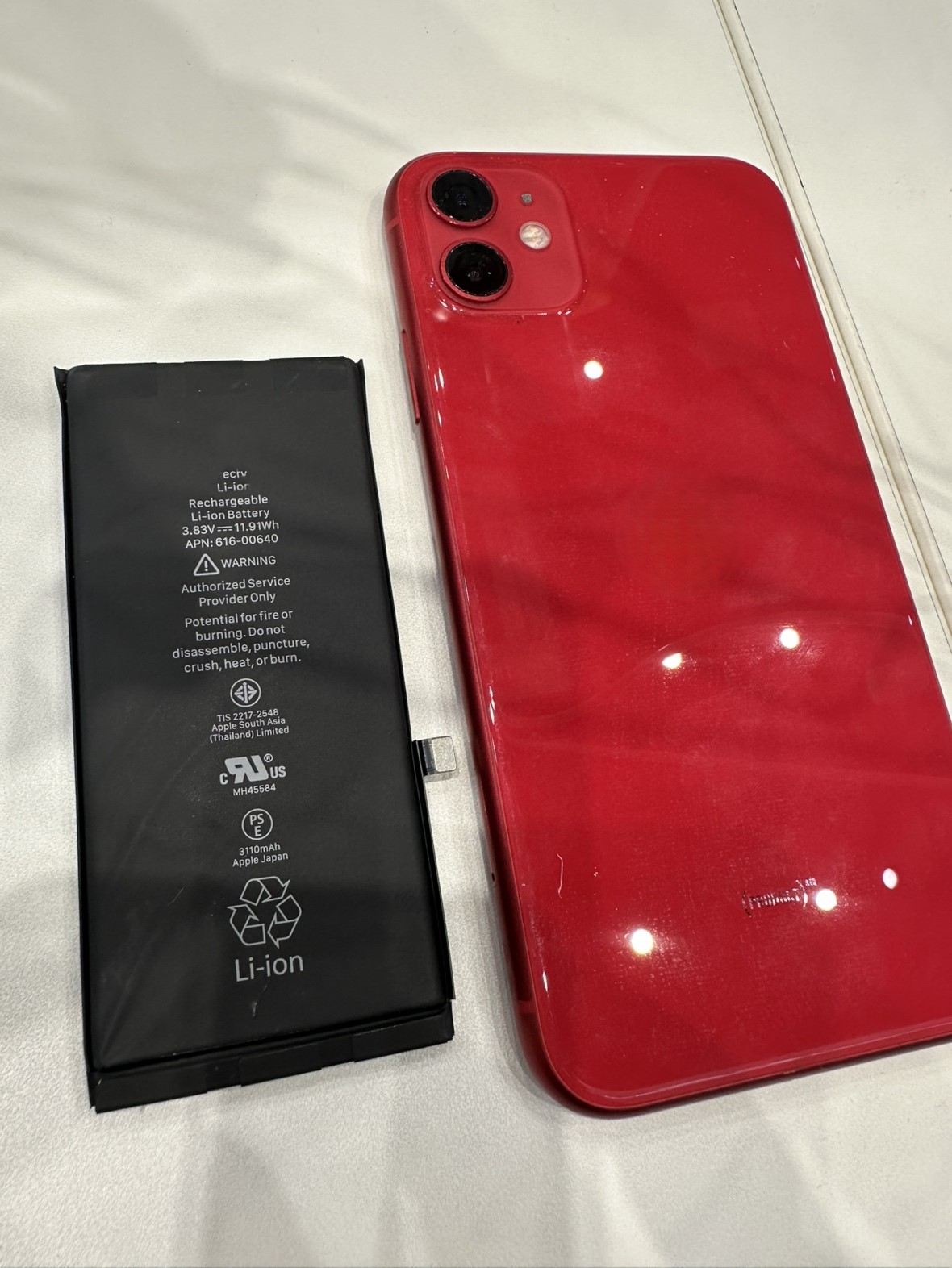 iPhone 11（アイフォン）のバッテリー交換はスマホ修理工房イオンモール福岡店で即日修理可能です！