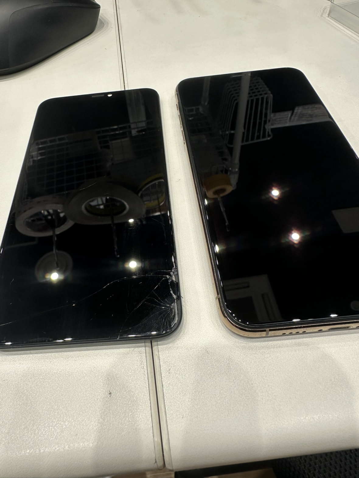 iPhone XR（アイフォン）の画面割れはスマホ修理工房イオンモール福岡