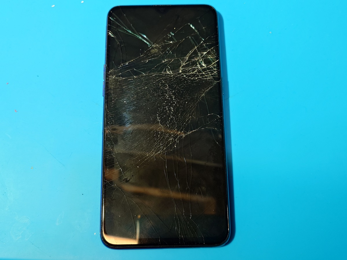 OPPOrenoA(オッポリノエー)高所から落として画面が…⊙﹏⊙∥当店にお任せください！【スマホ修理工房札幌店】