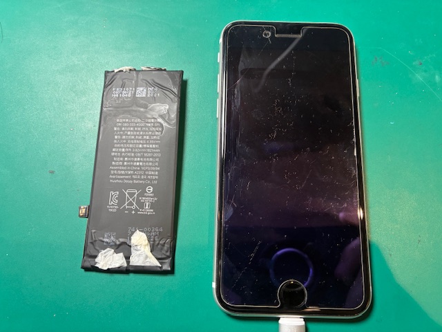 神戸市からお越しのお客様よりiPhoneSE2のバッテリー交換をご依頼いただきました！