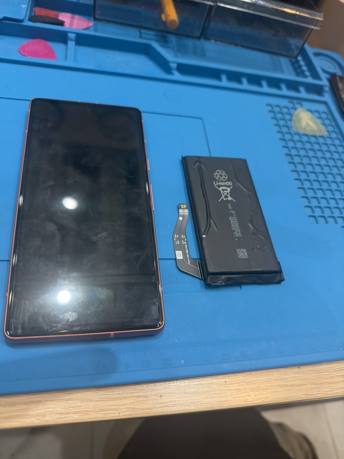 Google Pixel7aの画面交換なら【スマホ修理工房 池袋P'パルコ本店】で最短即日修理可能です！