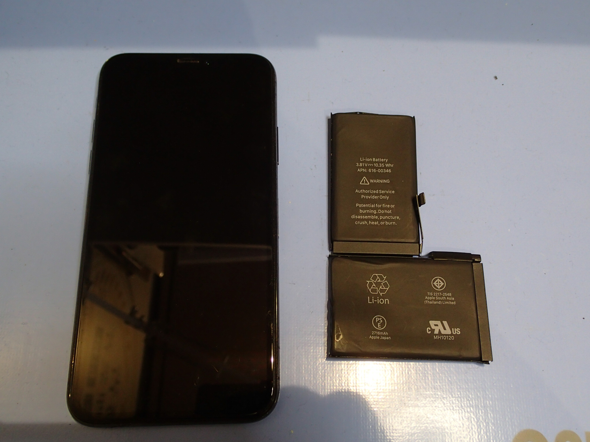 足立区よりiPhoneXバッテリー交換の持ち込み【スマホ修理工房フレスポ八潮店】