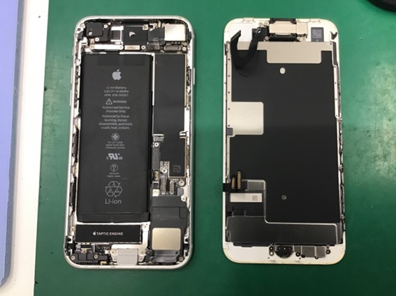 iPhoneSE2のバッテリー交換ならデータをそのまま・最短即日修理のスマホ修理工房八王子オクトーレ店にご相談ください！