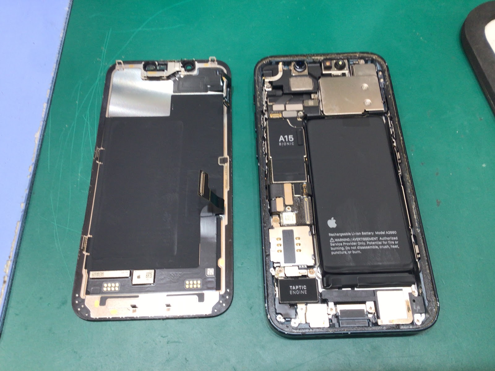 iPhone13miniのバッテリー交換は、データそのまま・即日修理のスマホ修理工房京王聖蹟桜ヶ丘ショッピングセンターB館店へ！