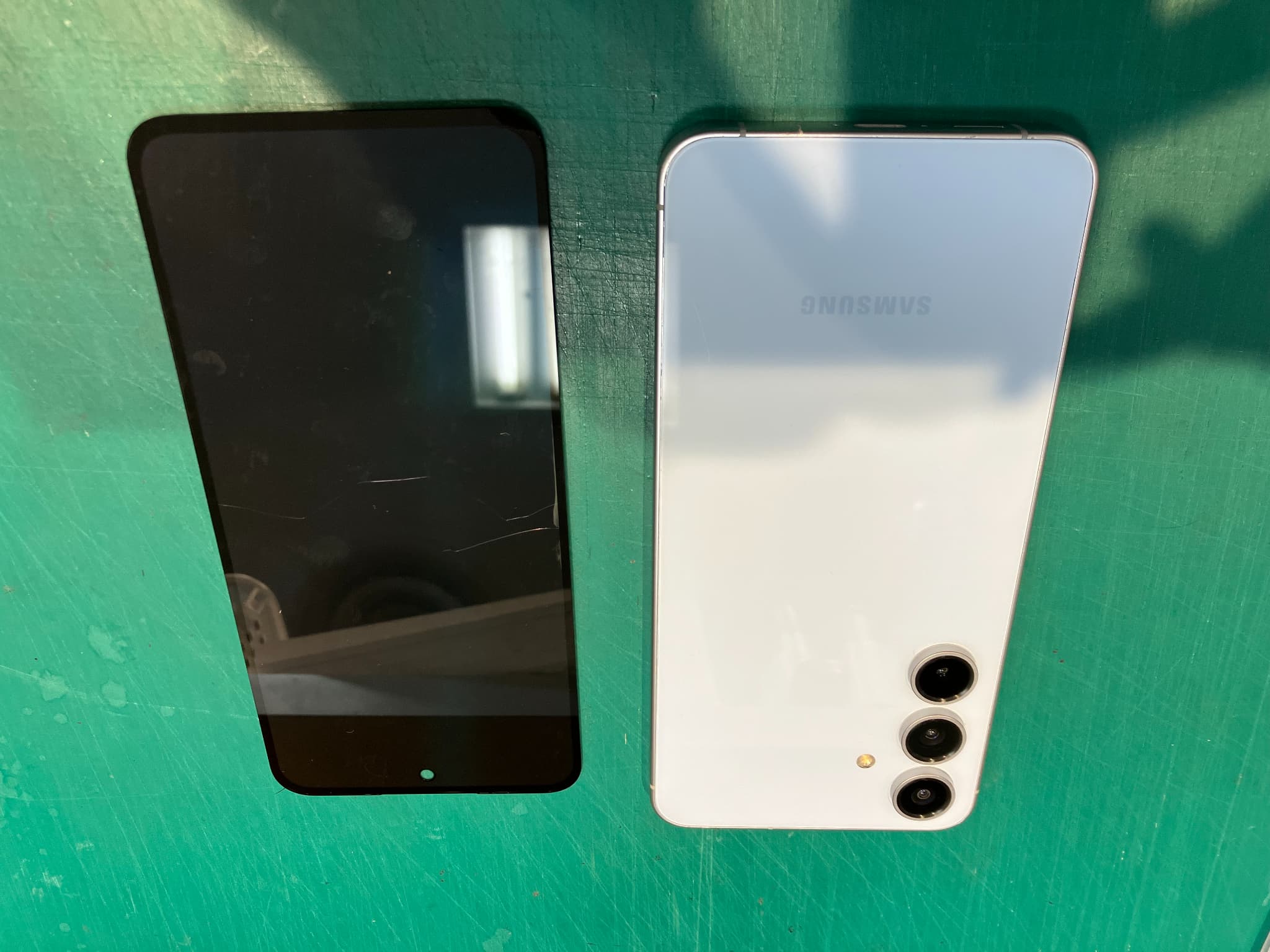 Galaxy S24Feの表示不良の画面を交換修理いたしました！　-スマホ修理工房浦和パルコ店-