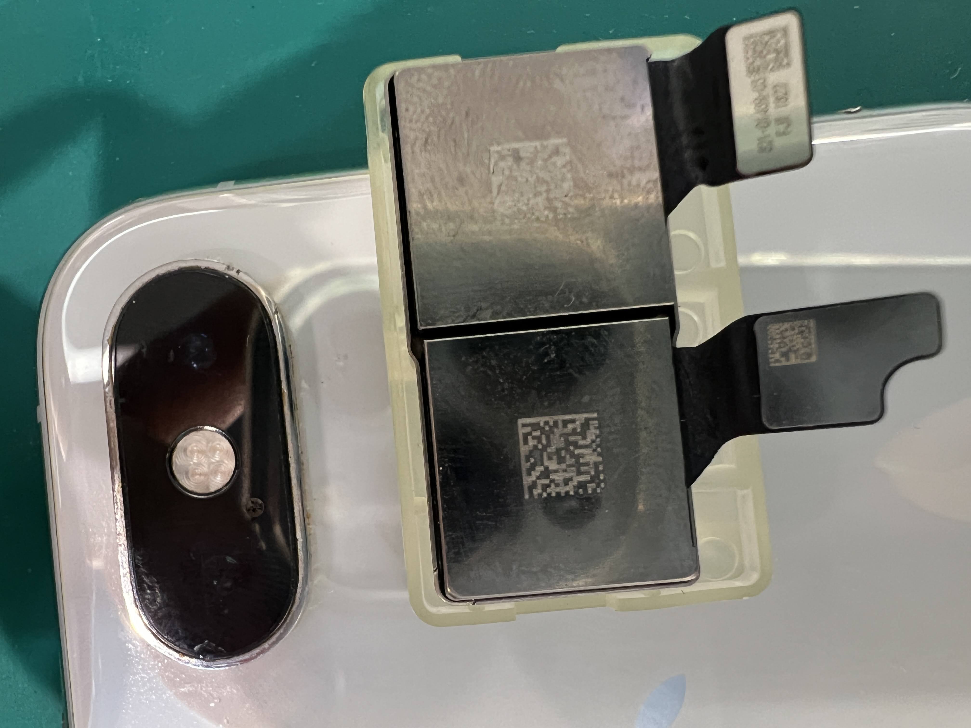 iPhoneXS（アイフォン）リアカメラ交換