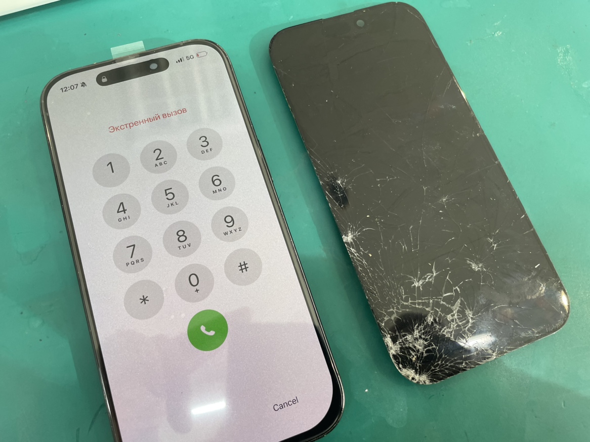 iPhone15Plus液晶画面がおかしくなった